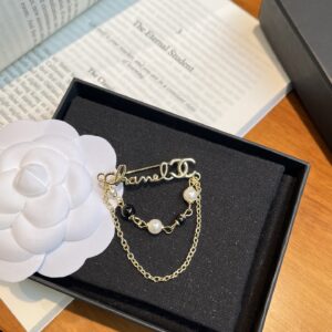 CHANEL Brooch #D204