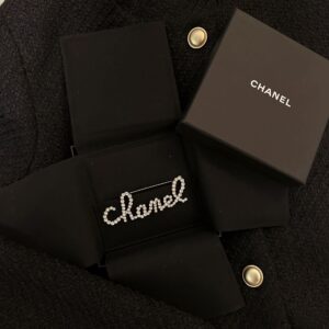 CHANEL Letter Brooch #D073