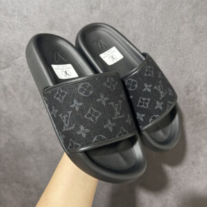 Louis Vuitton Slides - 5 Colors