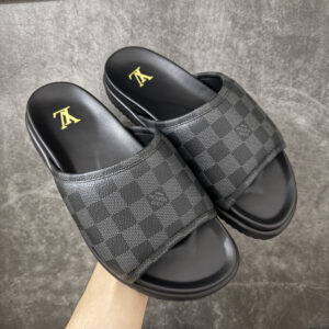 Louis Vuitton Slides - 5 Colors