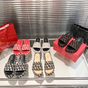Valentino Slides - 5 Colors
