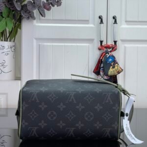 Louis Vuitton Toiletry Bag - 1 Colors #104243