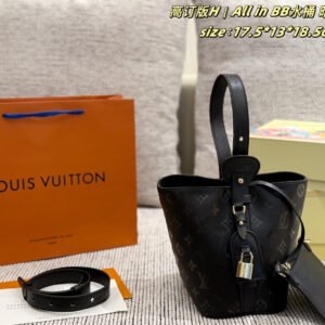 Louis Vuitton Handbag - 1 Colors #107493